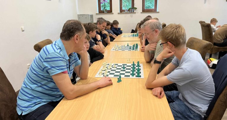 Schach "Hand an Brain"